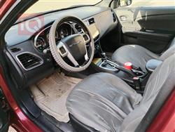 Chrysler 200